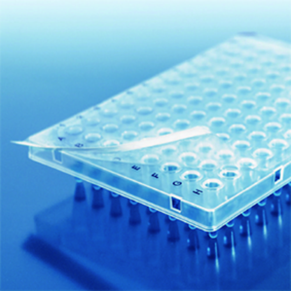 Package BRAND® Premium PCR plates with raised half frame + BRAND® PCR sealing film