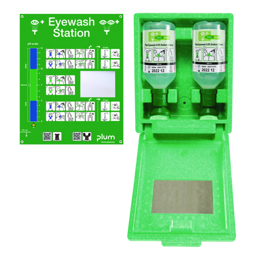 Eyewash station with 2 eyewash bottles